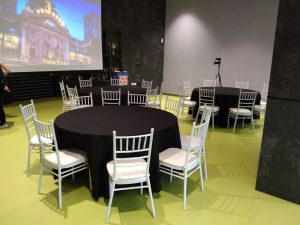 5ft Round Table with Cloth (Black)