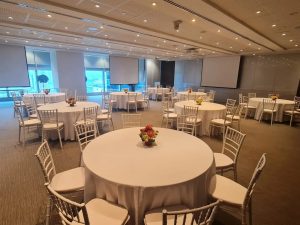 5ft Round Table with Cloth (White)-3